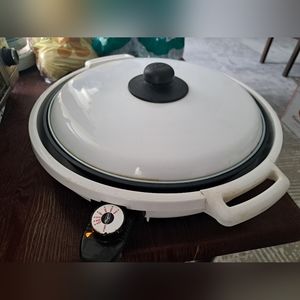 Electric skillet